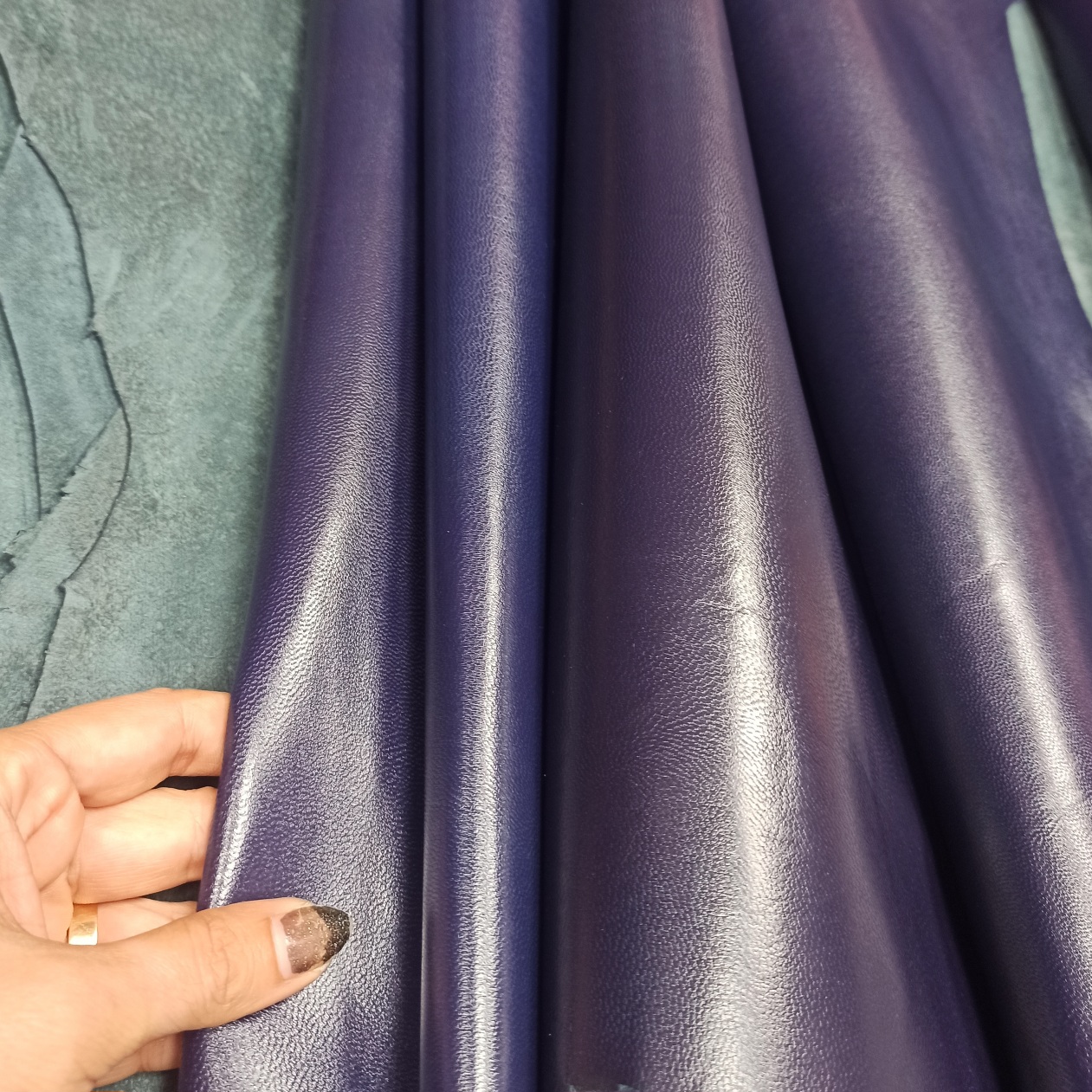 چرم بزی کاربنی سیر چرم بزی کاربنی سیر